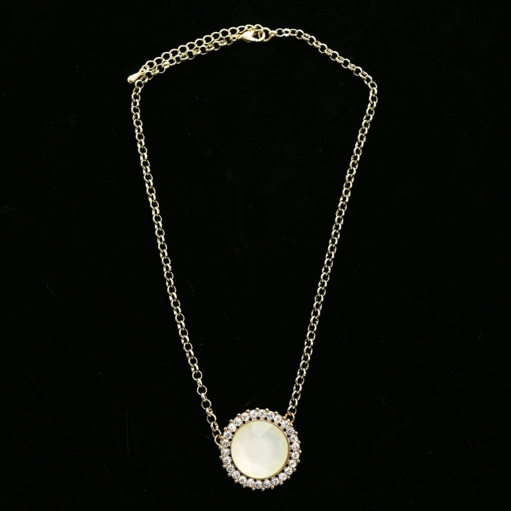 Luxury Crystal Faceted Necklace Gold & White NWOT